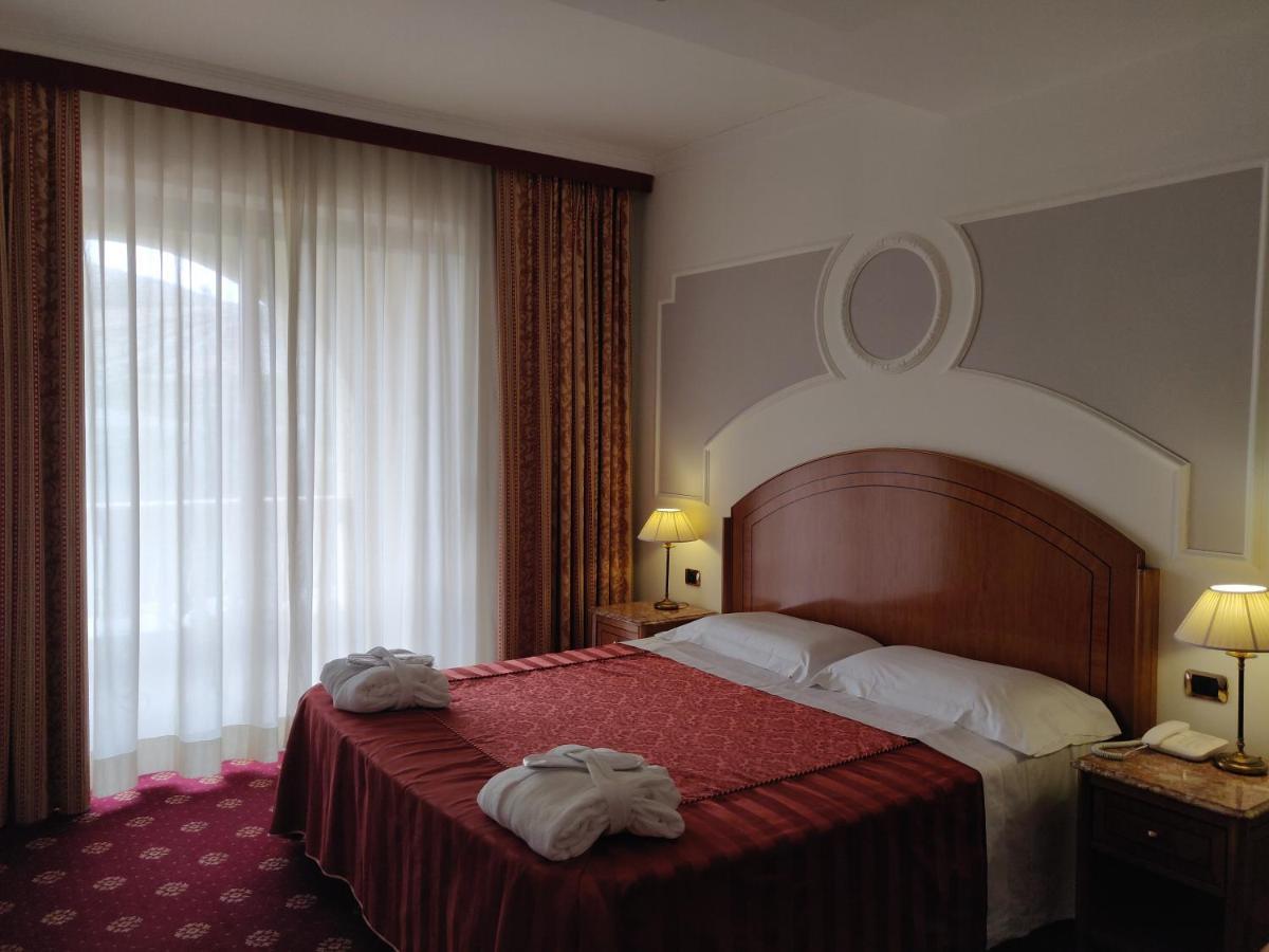 Parco Dei Principi Hotel Roccella Ionica Exterior foto